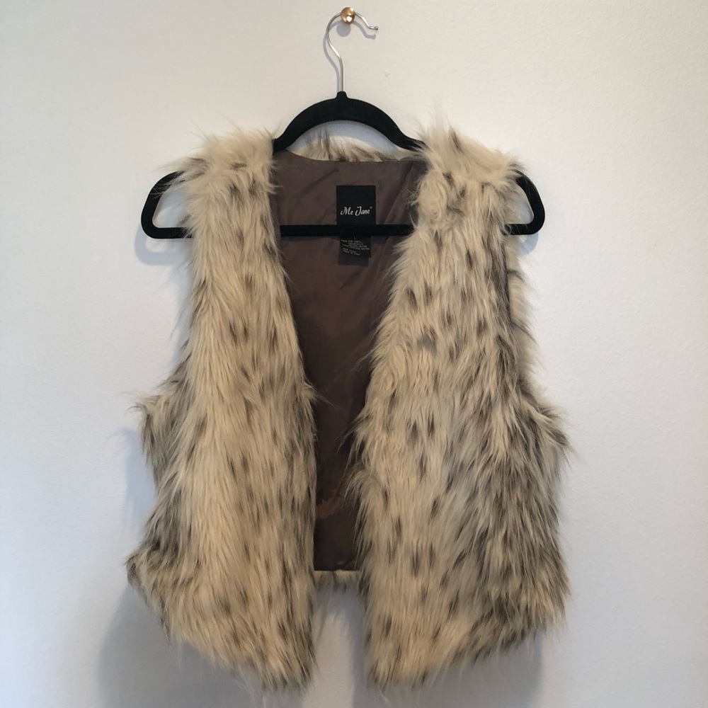 Faux Fur Vest • Me Jane • L
